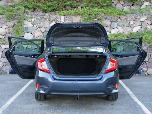 Used 2017 Honda Civic EX image 9