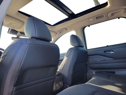 New 2025 Nissan Pathfinder Platinum image 26