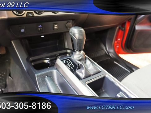 Used 2017 Toyota Tacoma SR5 w/ Tow Package AWD/4WD image 22