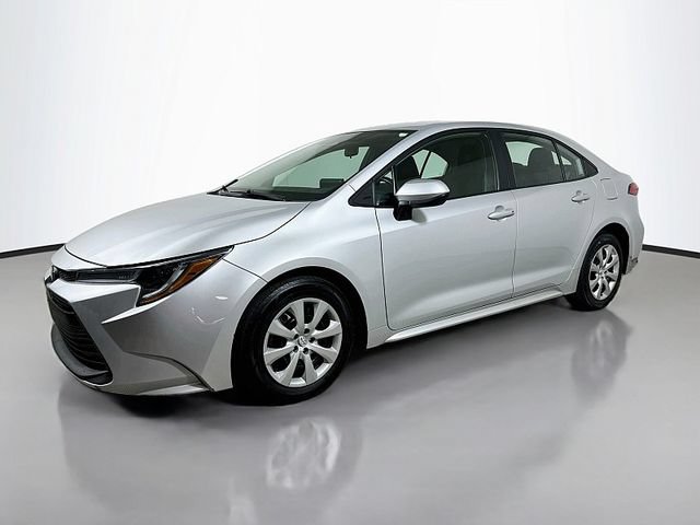 Used 2024 Toyota Corolla LE FWD image 3