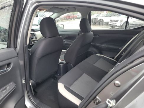 Certified 2021 Nissan Versa SV FWD image 12
