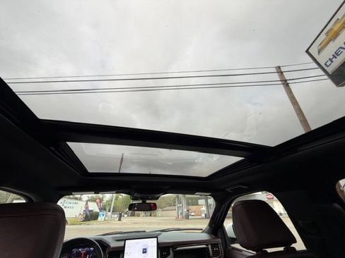 Used 2023 Ford Expedition Limited image 12