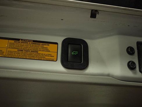 Used 2012 Toyota Sienna XLE image 8