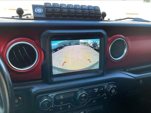 Used 2018 Jeep Wrangler Unlimited Rubicon AWD/4WD image 27