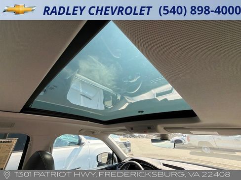 Used 2024 Volkswagen Tiguan SE w/ Panoramic Sunroof Package AWD/4WD image 10