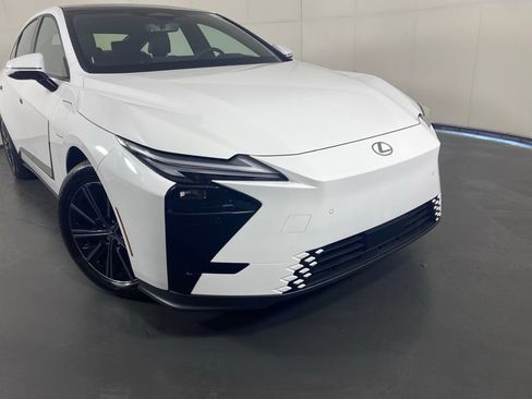 Certified 2026 Lexus ES 350e w/ Convenience Package FWD image 3