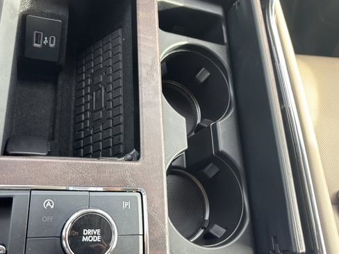 Used 2022 Lincoln Navigator Reserve image 44