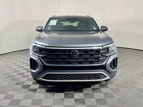 Used 2024 Volkswagen Atlas Cross Sport SE image 2