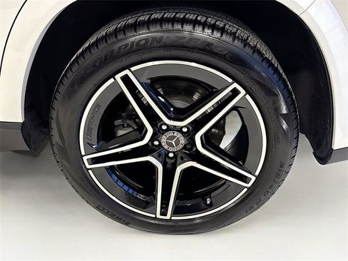 Certified 2025 Mercedes-Benz GLS 450 4MATIC image 34