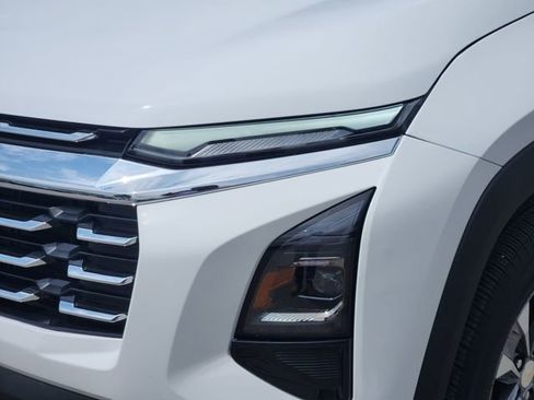 Used 2026 Chevrolet Equinox LT w/ Convenience Package II FWD image 6