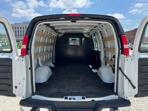 Used 2024 Chevrolet Express 2500 w/ Driver Convenience Package RWD image 10