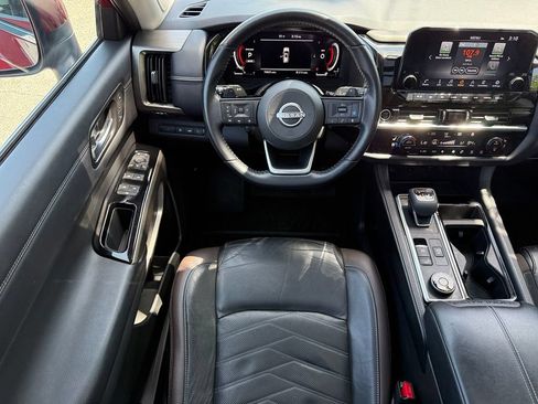 Used 2023 Nissan Pathfinder Platinum w/ Cargo Package AWD/4WD image 28