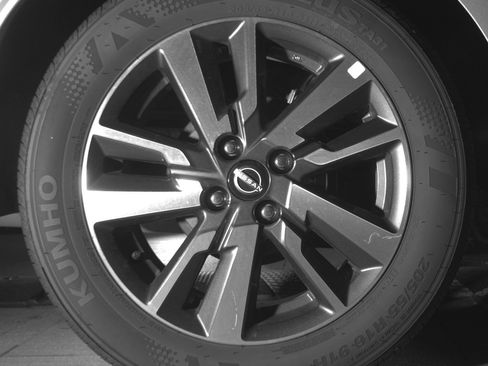 Used 2025 Nissan Versa SV FWD image 15