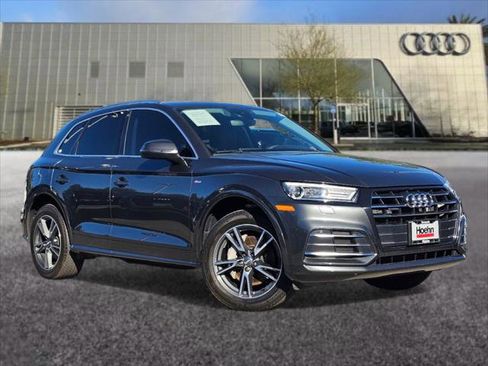 Used 2020 Audi Q5 e Premium w/ Convenience Package image 1