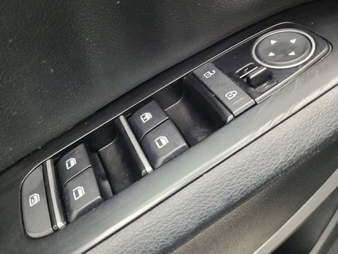 Used 2023 Kia Soul LX w/ LX Technology Package FWD image 27