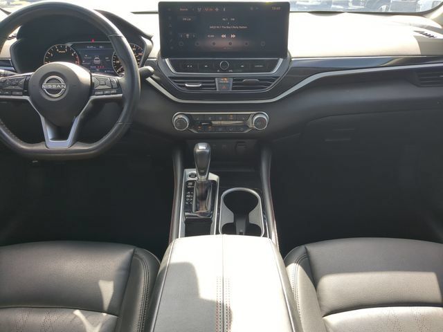 Used 2024 Nissan Altima 2.5 SR w/ SR Premium Package FWD image 17