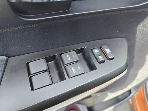 Used 2014 Toyota Tundra Platinum image 29