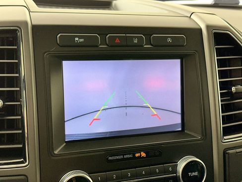 Used 2020 Ford Expedition Max XLT w/ Equipment Group 202A RWD image 15