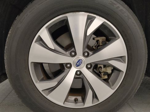 Used 2019 Subaru Ascent Premium image 31