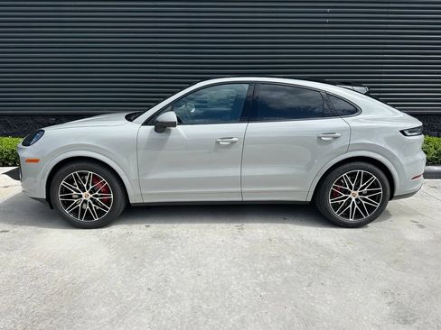 Used 2026 Porsche Cayenne S AWD/4WD image 2
