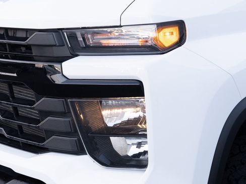 Used 2024 Chevrolet Silverado 3500 W/T image 16