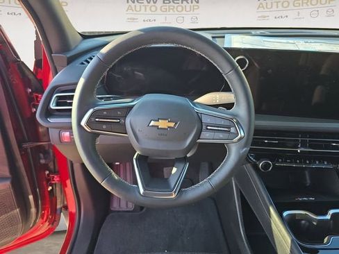 New 2025 Chevrolet Traverse LT w/ Driver Confidence Package image 12