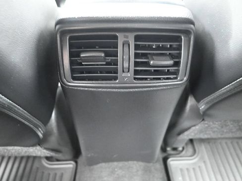 Used 2022 Nissan Rogue Sport SL AWD/4WD image 28