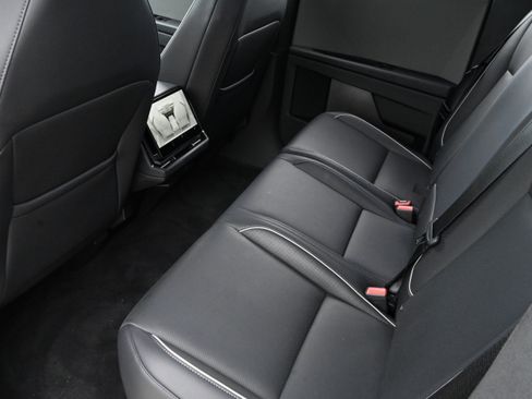 Used 2024 Tesla Cybertruck AWD Crew Cab image 13