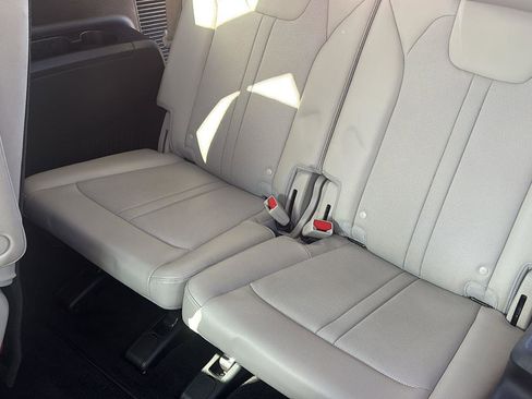 Used 2021 Kia Sorento SX image 17