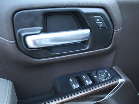 Used 2020 Chevrolet Silverado 1500 LT image 16