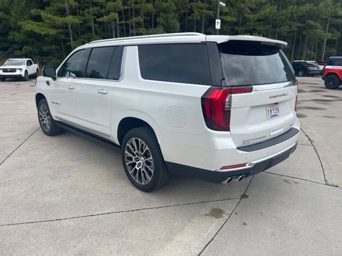 Used 2025 GMC Yukon XL Denali w/ Sun & Power Step Package AWD/4WD image 9