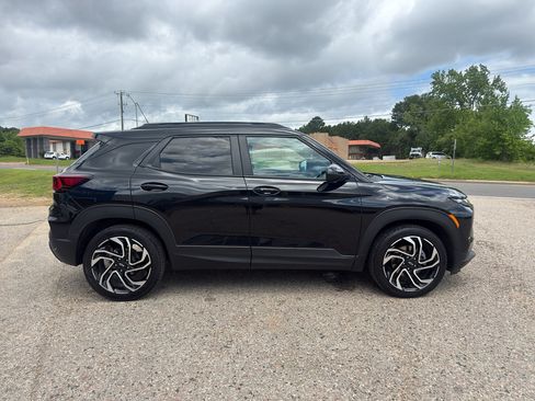 Used 2025 Chevrolet TrailBlazer RS w/ Convenience Package FWD image 12