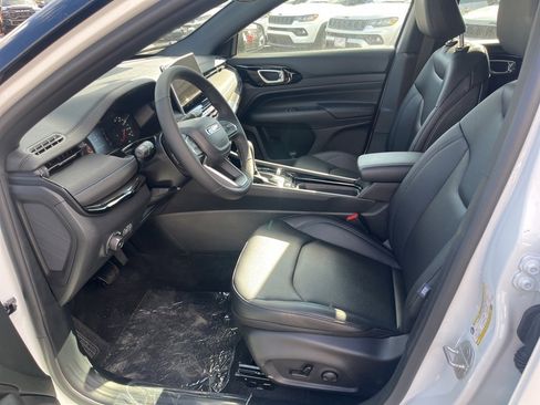 New 2026 Jeep Compass Limited image 19