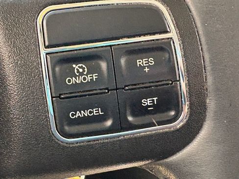 Used 2016 Jeep Patriot Latitude w/ Sun/Sound Group FWD image 15