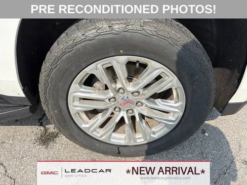 Used 2021 GMC Yukon XL SLT w/ Rear Media and Nav Package AWD/4WD image 9