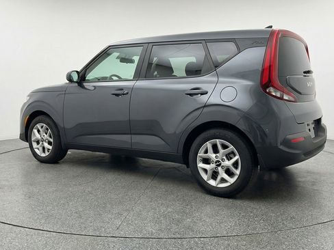 Used 2025 Kia Soul LX w/ LX Technology Package FWD image 6
