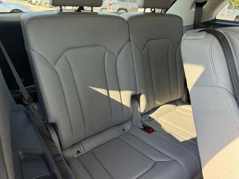 Used 2019 Audi Q7 3.0T Premium Plus w/ Premium Plus Package AWD/4WD image 22