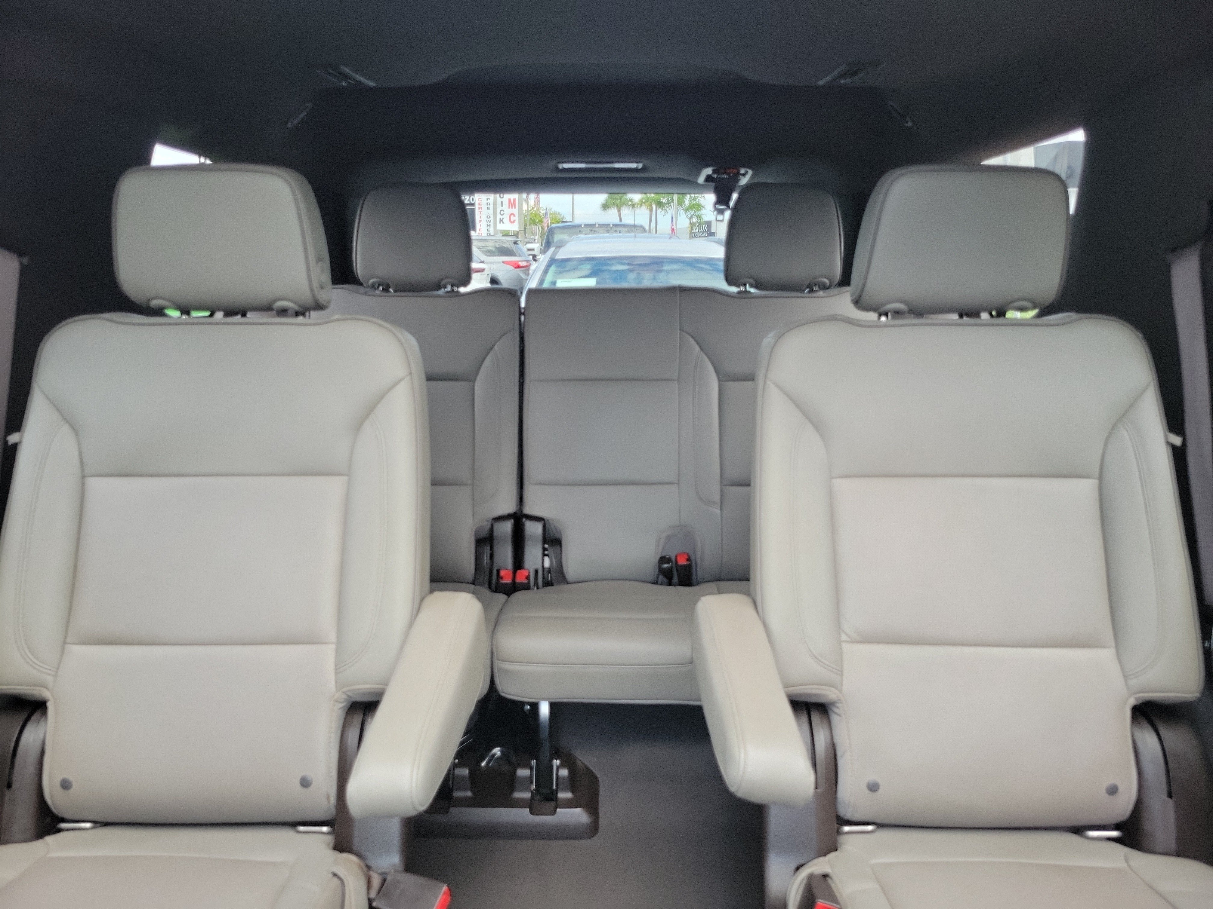 Used 2022 GMC Yukon SLT w/ SLT Premium Package AWD/4WD image 16