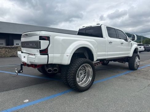 Used 2022 Ford F450 Platinum w/ FX4 Off-Road Package AWD/4WD image 5