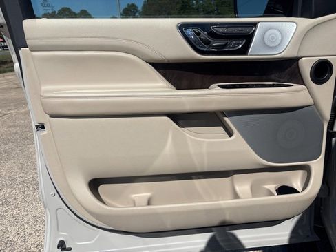 Used 2019 Lincoln Navigator Reserve w/ Cargo Package image 16