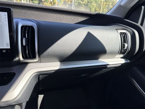 New 2025 Ford Expedition Active image 13