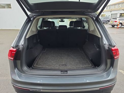 Used 2019 Volkswagen Tiguan SEL Premium image 14