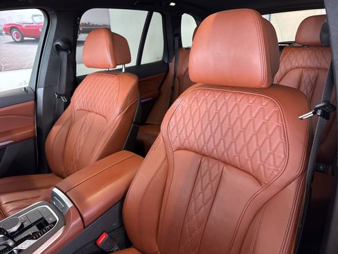 Used 2022 BMW X5 xDrive40i w/ M Sport Package image 29