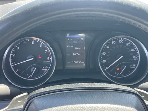 Used 2022 Toyota Camry SE FWD image 9