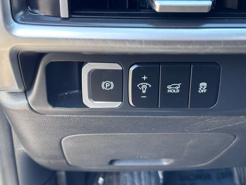 Used 2025 Hyundai Santa Fe SE FWD image 22