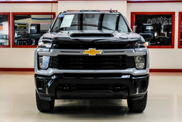 Used 2025 Chevrolet Silverado 2500 Custom w/ Custom Value Package AWD/4WD image 9