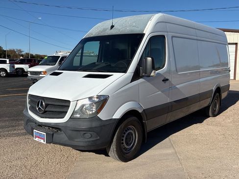 Used 2017 Mercedes-Benz Sprinter 2500 image 2