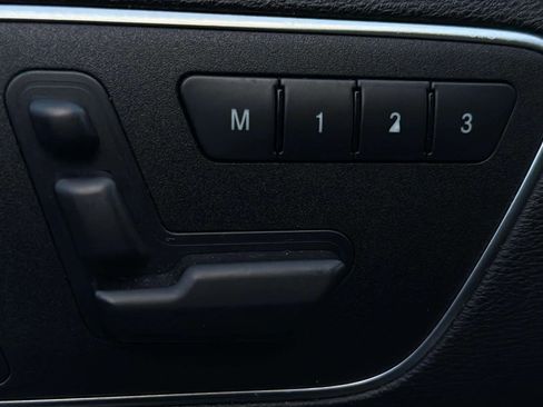 Used 2013 Mercedes-Benz E 350 Sedan image 34