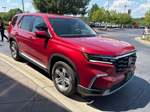 Used 2025 Honda Pilot EX-L image 2