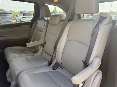 Used 2018 Honda Odyssey Touring image 4